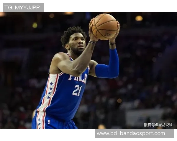 德里克怀特称恩比德为顶级大个子强调团队合作是限制他的关键