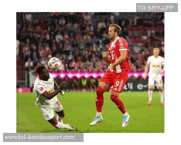 德甲历史新纪录奥利塞罗伊斯哈兰德单场双响助攻三次的传奇表现