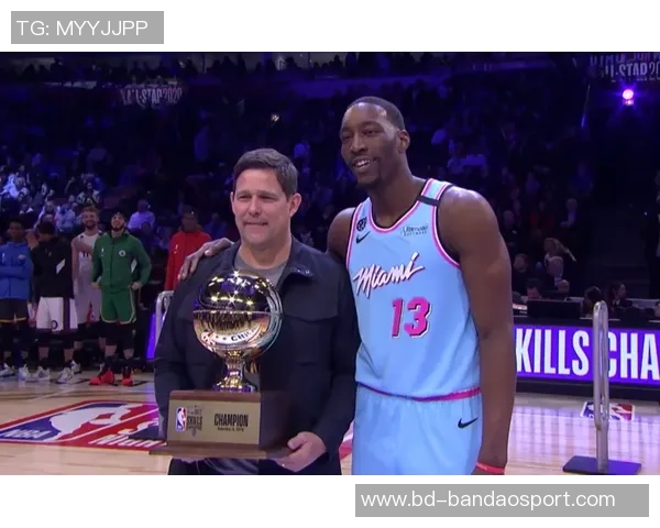 阿德巴约称赞约维奇精神状态出色期待为他赢得胜利